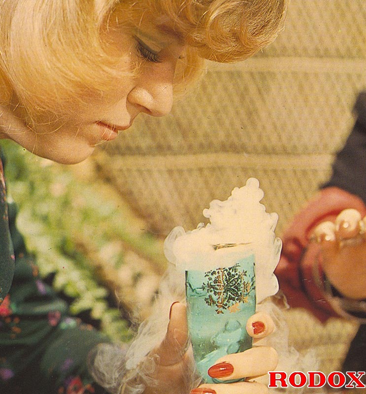 Hardcore xxx. Three ladies and a paragnost  - XXX Dessert - Picture 8