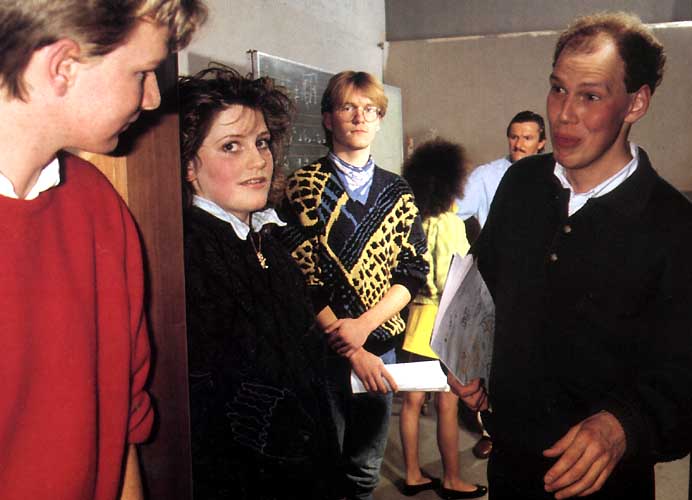 Hairy. Horny retro student pleasing her tea - XXX Dessert - Picture 2