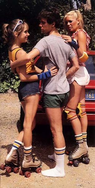 Retro pussy. Two skater girls pleasing a se - XXX Dessert - Picture 2
