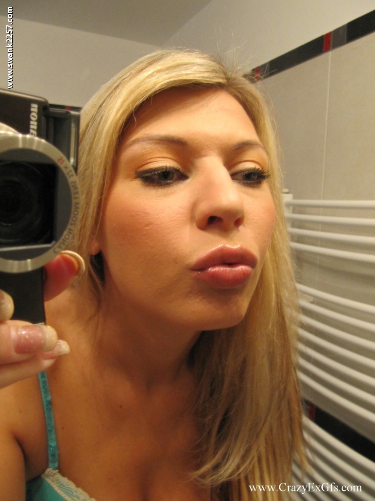 Czech horny girlfriend - XXX Dessert - Picture 2