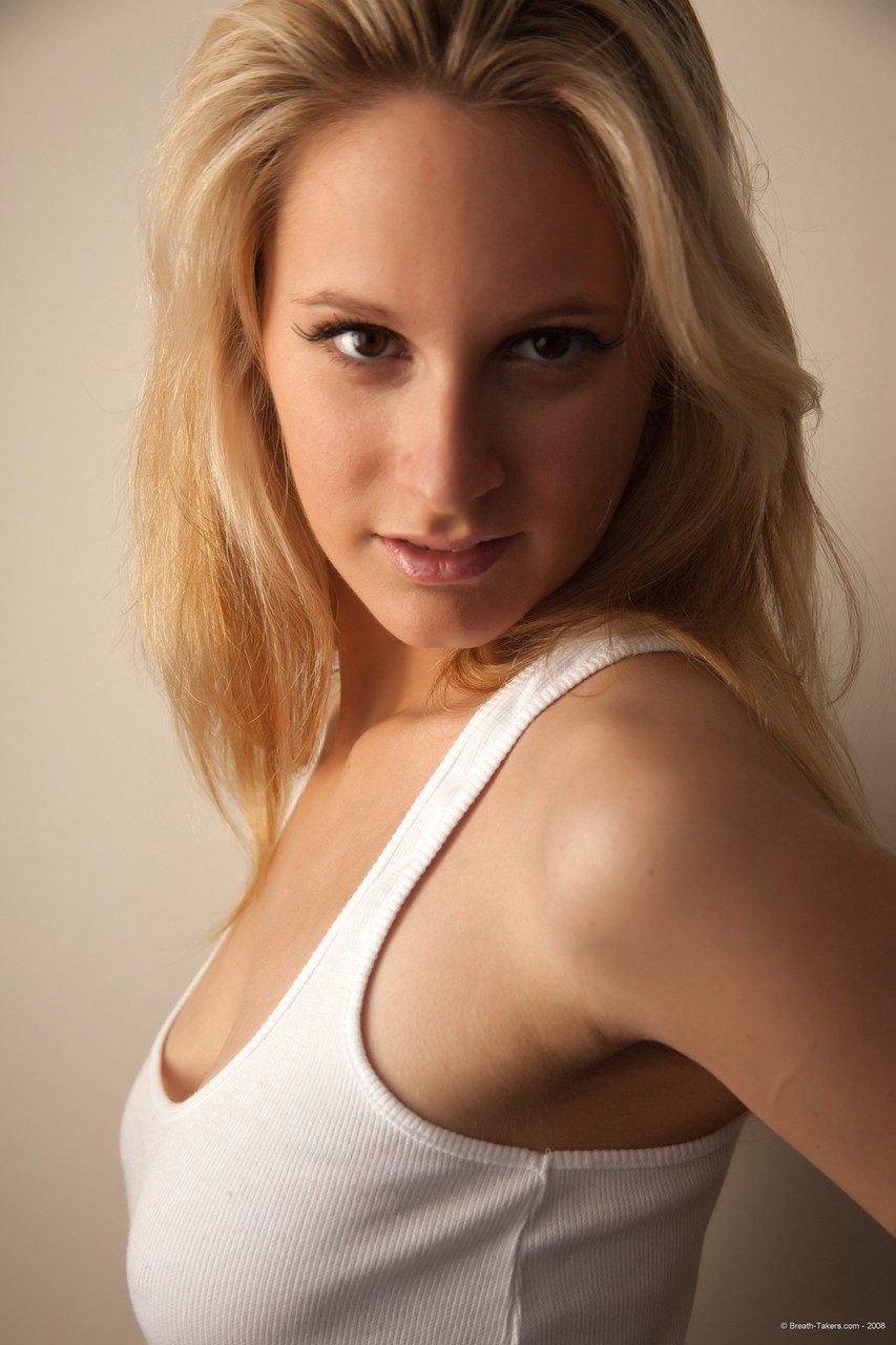 Pretty awesome pussy - XXX Dessert - Picture 2