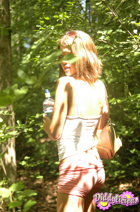 Skinny young teen amateur - XXX Dessert - Picture 12