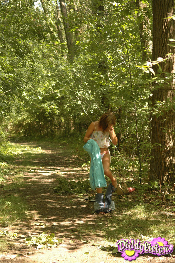 Skinny young amateur - XXX Dessert - Picture 12