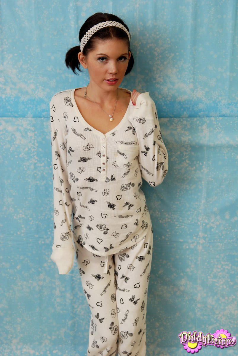 Petite cute pigtails - XXX Dessert - Picture 4