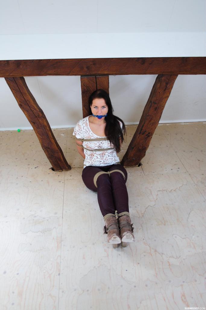 Bdsm brunette babe - XXX Dessert - Picture 2