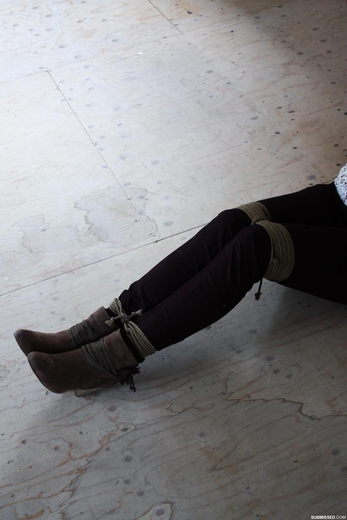 Bdsm brunette babe - XXX Dessert - Picture 7