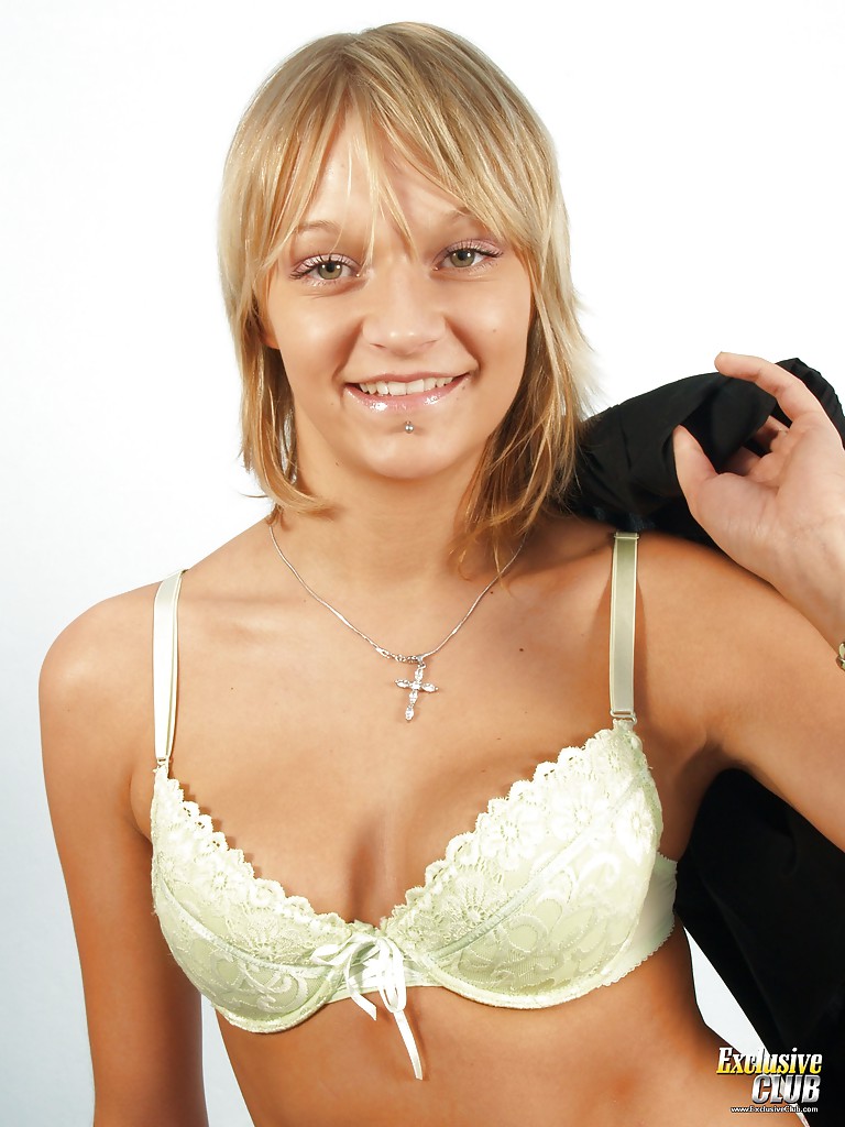 Tiny tits pussy fingering - XXX Dessert - Picture 7