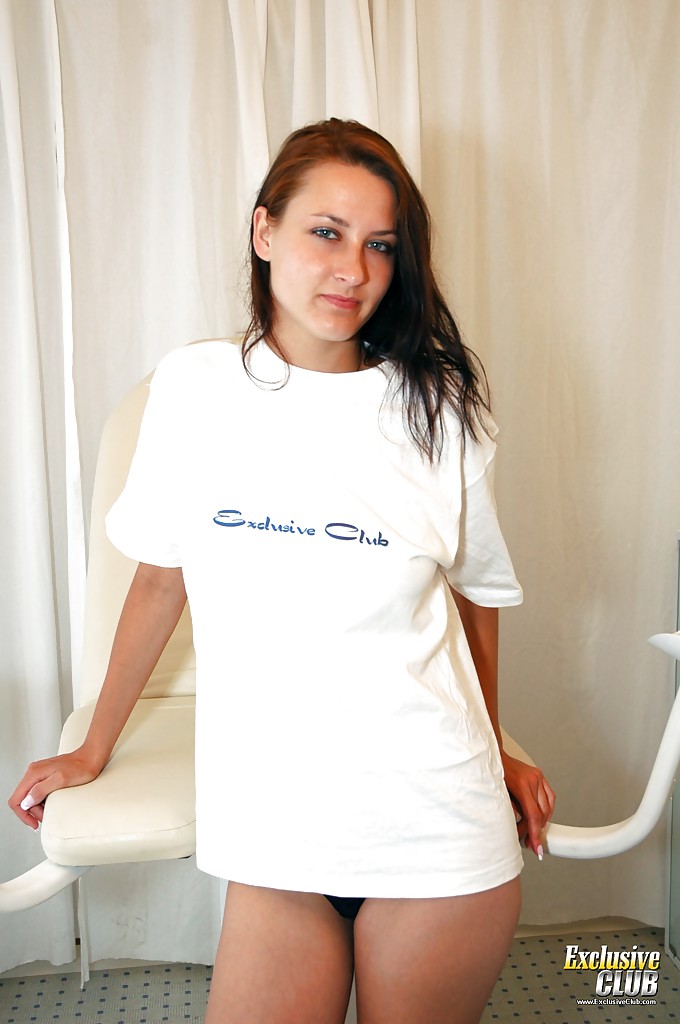 Young milf masturbation - XXX Dessert - Picture 1