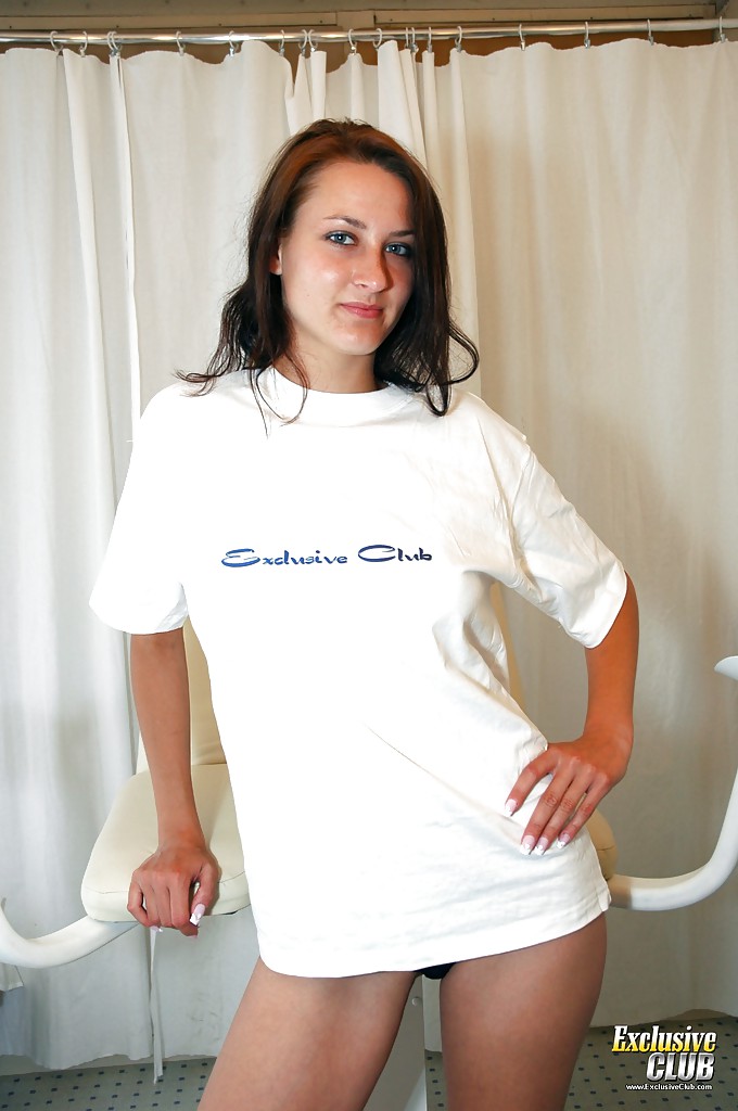 Young milf masturbation - XXX Dessert - Picture 2