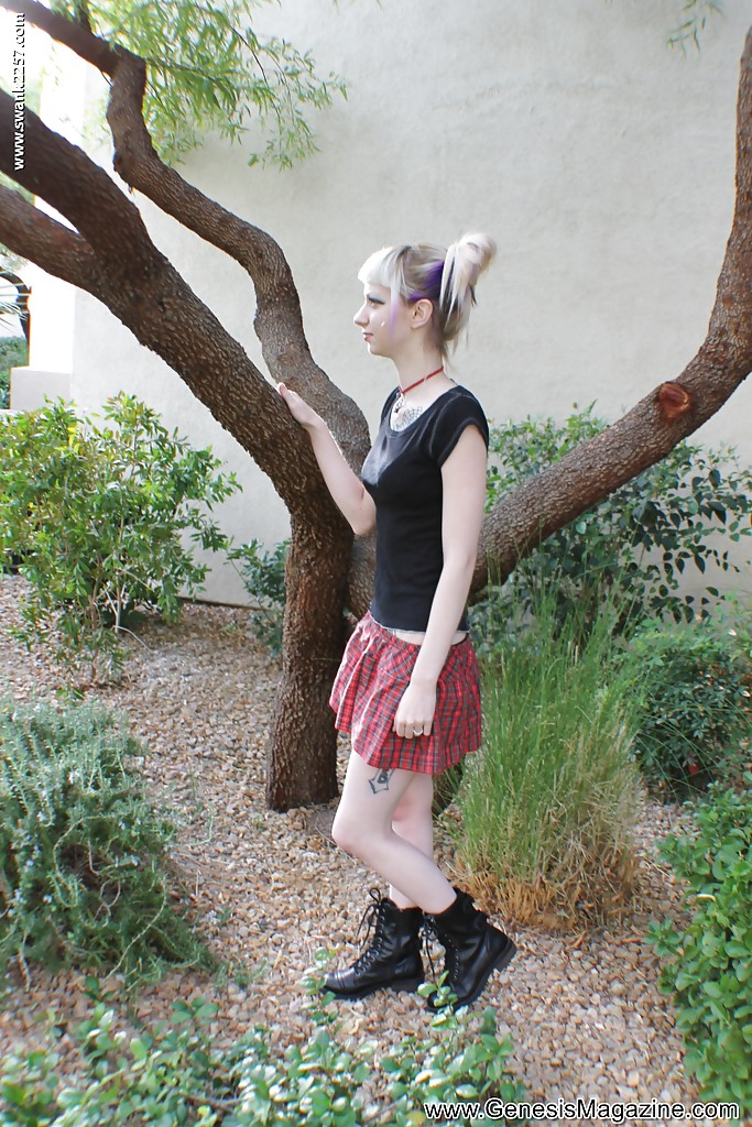 Nude blonde babe fucked - XXX Dessert - Picture 6