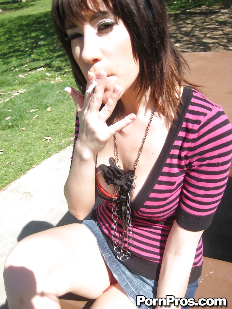 American slutty smoking - XXXonXXX - Pic 2