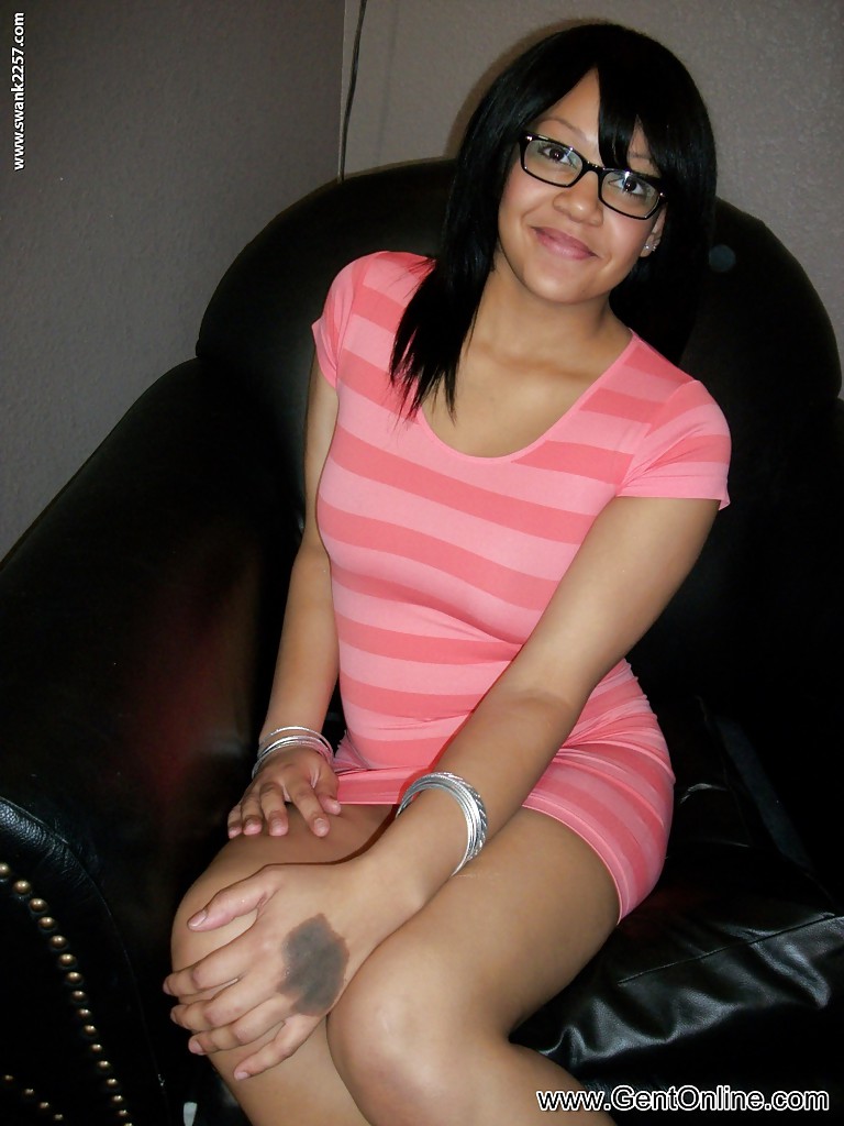 Sexy busty brunette - XXX Dessert - Picture 1