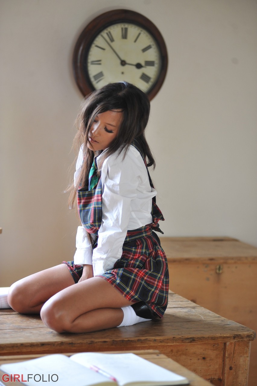 Beautiful asian tight skirt - XXXonXXX - Pic 10