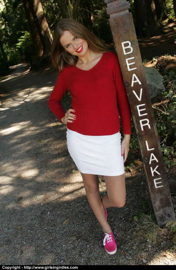 Lovely canadian brunette - XXX Dessert - Picture 1