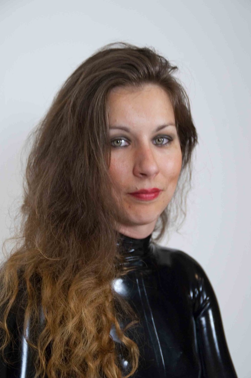 Latex hardcore slave - XXX Dessert - Picture 4