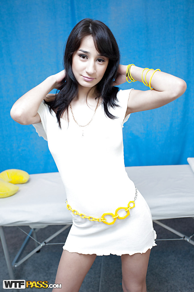 Slim big tits oil - XXX Dessert - Picture 2