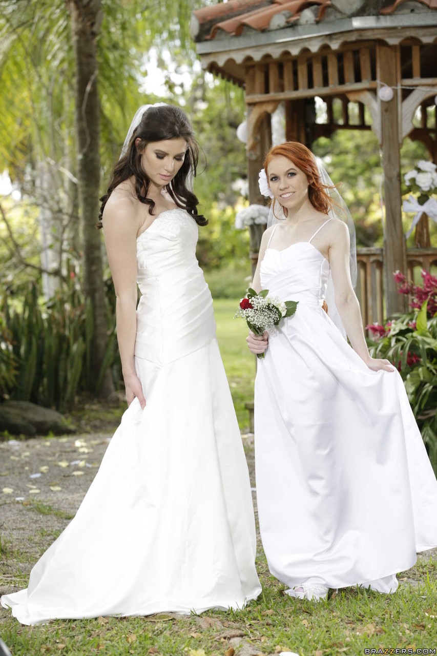 Petite lesbian wedding - XXX Dessert image