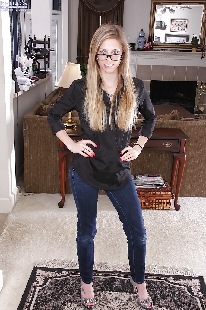 Teen stripping first time - XXX Dessert - Picture 1