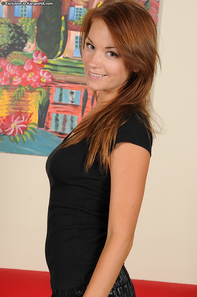 Beautiful cute hairy pussy - XXX Dessert - Picture 2