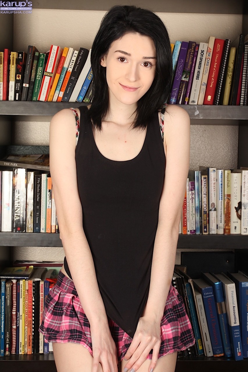 Brunette delicious teen amateur - XXX Dessert - Picture 2
