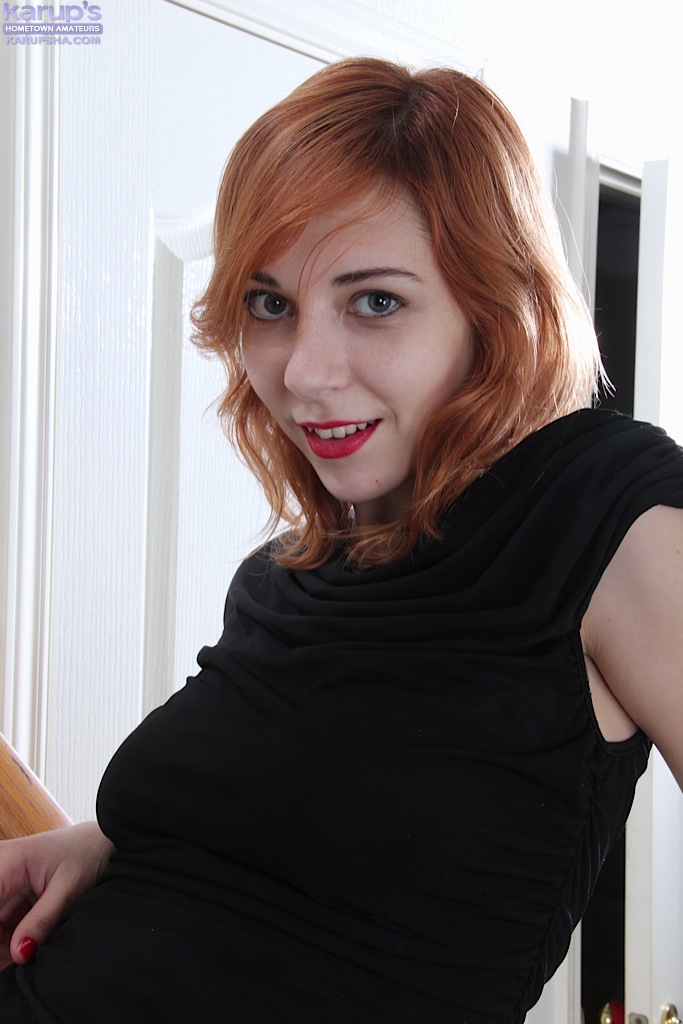 Amateur redheads masturbation - XXX Dessert - Picture 1