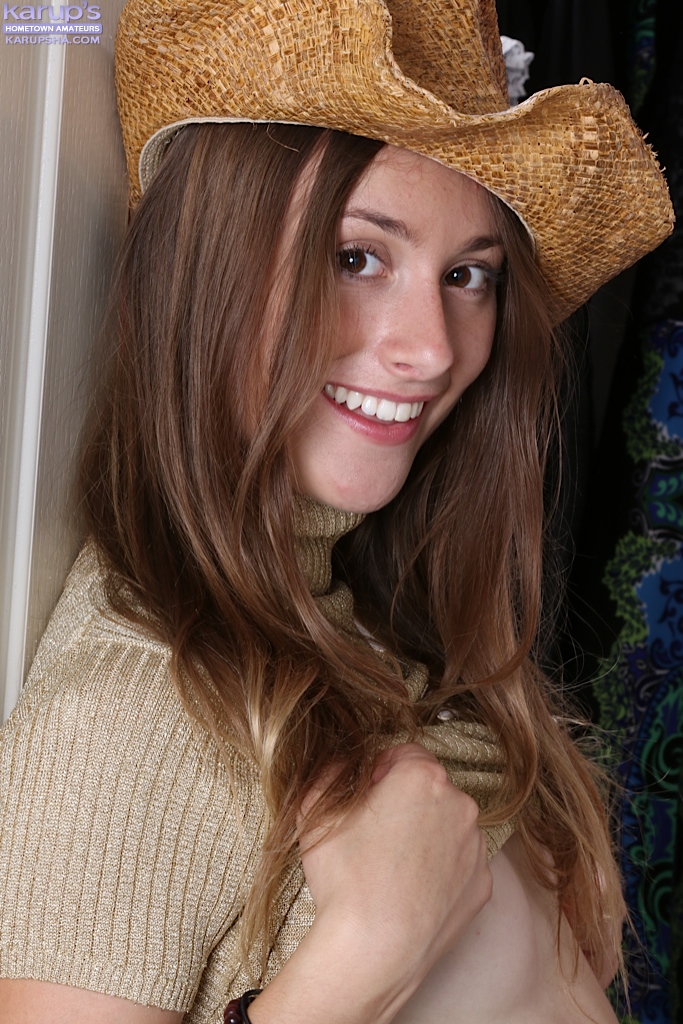 First petite amateur - XXX Dessert - Picture 1