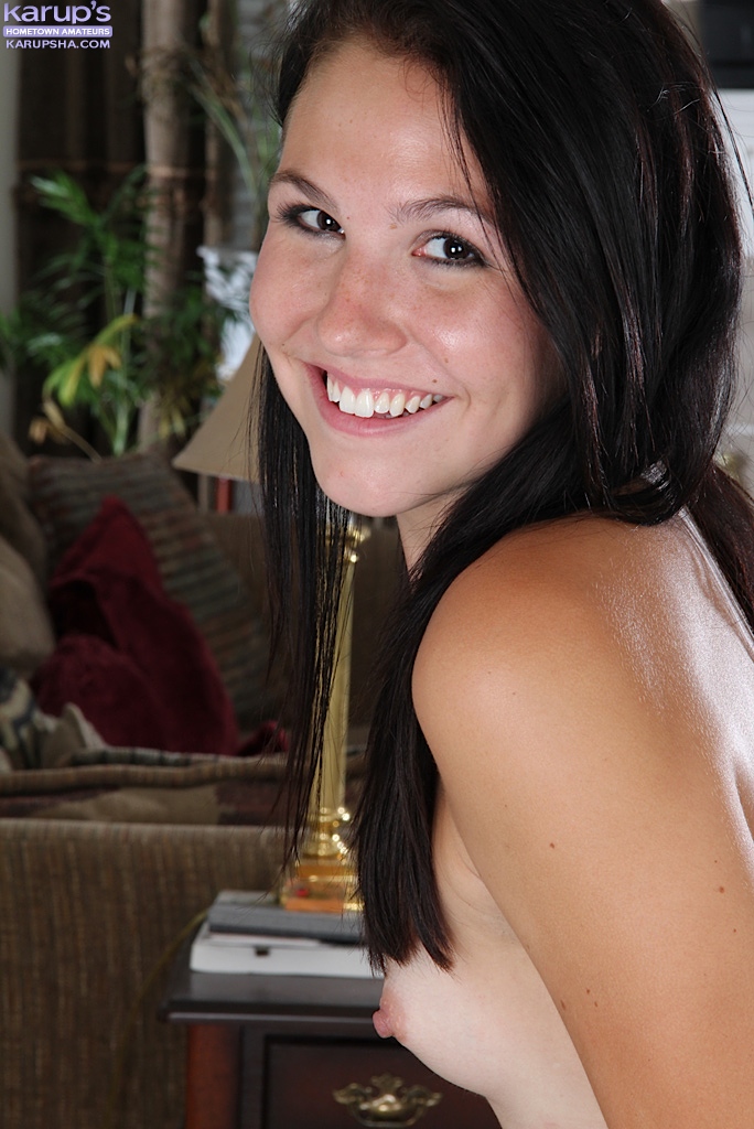 Teen slim beautiful amateur - XXX Dessert - Picture 11