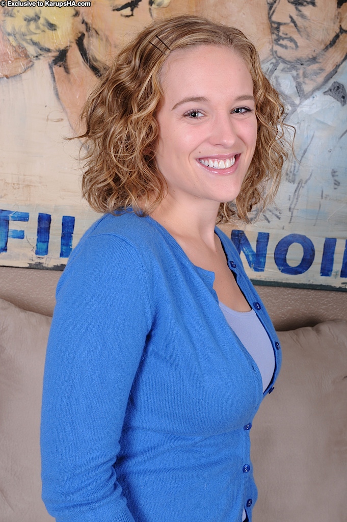 Curly jeans teen - XXXonXXX - Pic 1