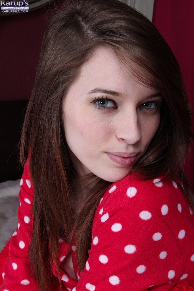Cute ass brunette teen - XXXonXXX - Pic 2