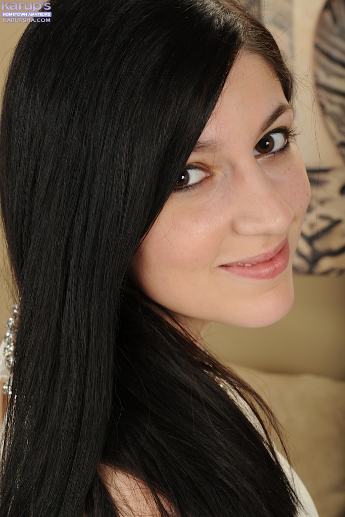 Small gorgeous brunette amateur - XXXonXXX - Pic 1