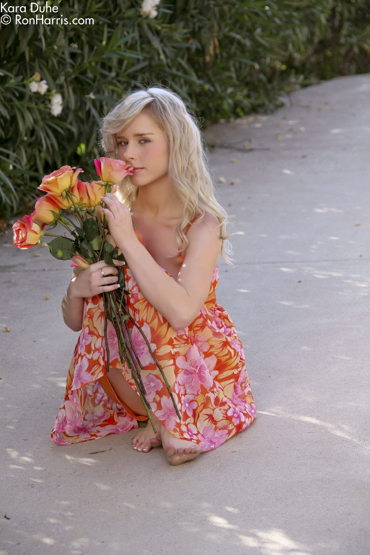 Tall young blonde beauty - XXX Dessert - Picture 5