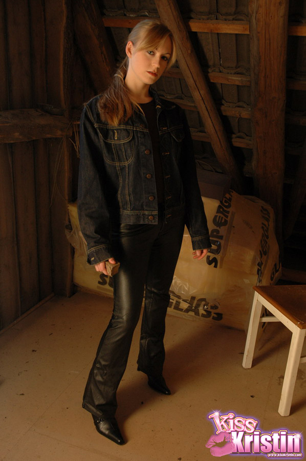 Long hair ass tight jeans - XXX Dessert - Picture 1