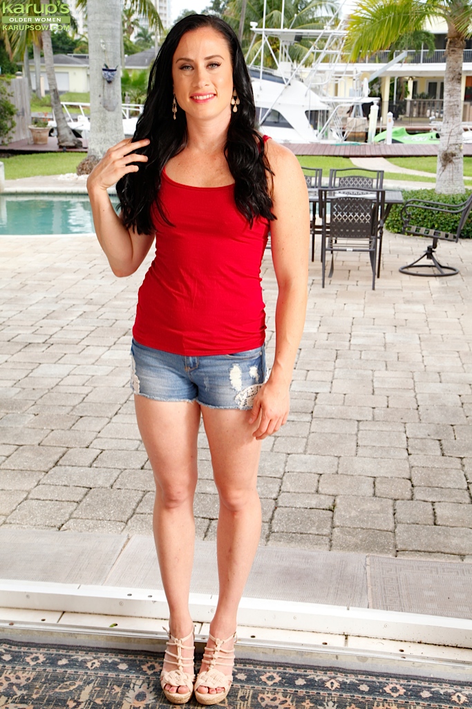 Small hot latina mom - XXX Dessert - Picture 1