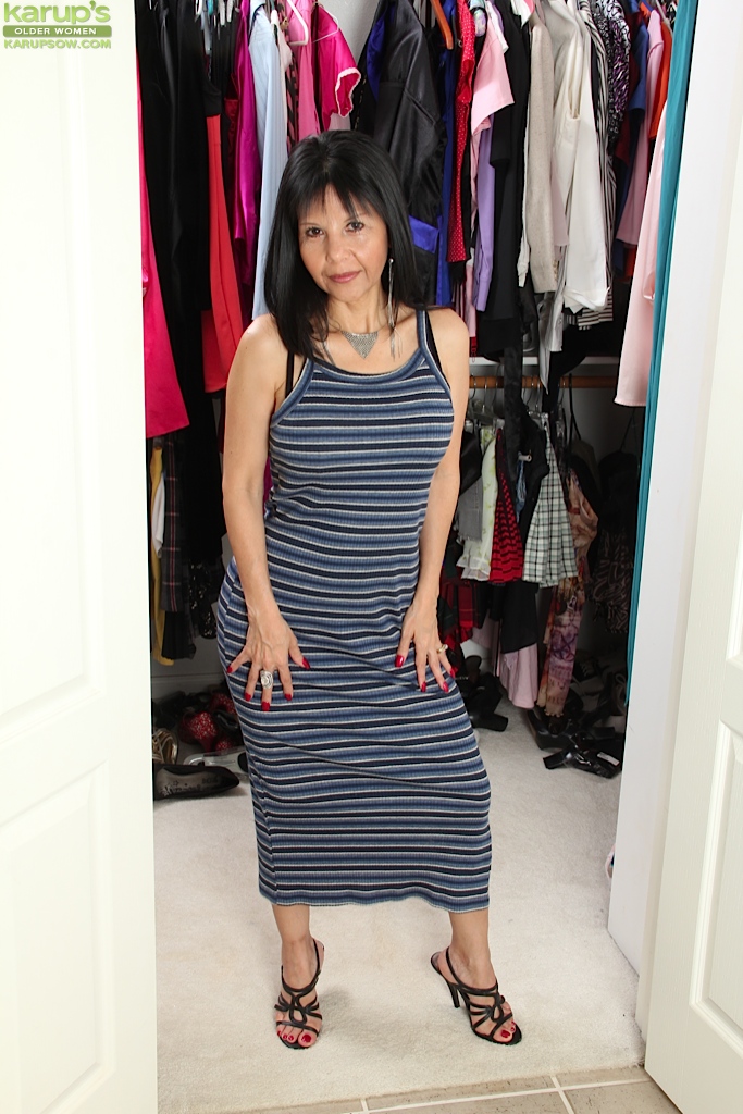 Czech amateur brunette mom - XXX Dessert - Picture 4