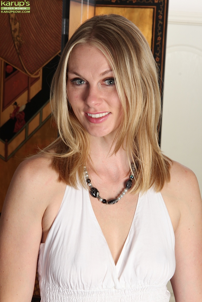 Tiny big tit blonde mom - XXX Dessert - Picture 2