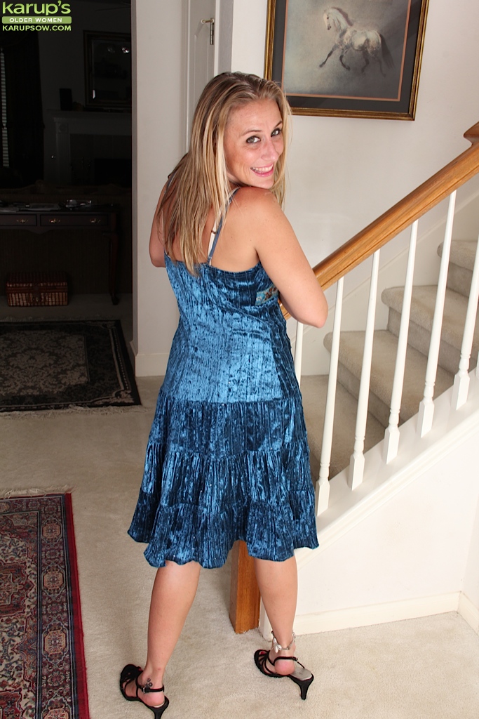 Tiny blonde beauty - XXX Dessert - Picture 2