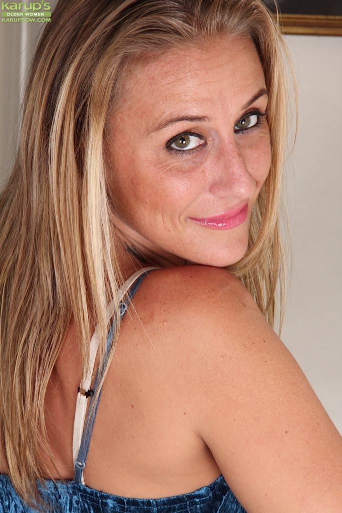 Naked beautiful mom - XXX Dessert - Picture 1