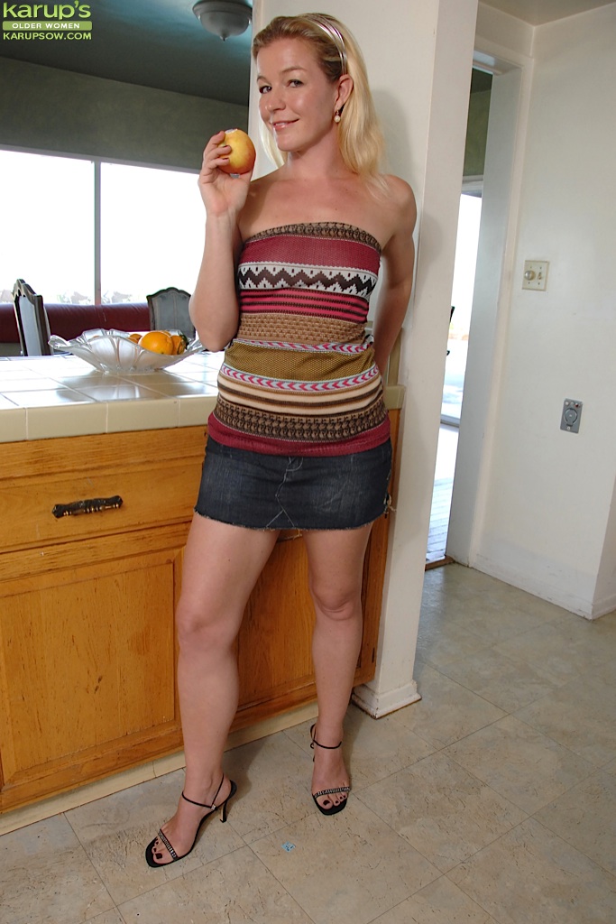 Australian latina mom - XXX Dessert - Picture 1
