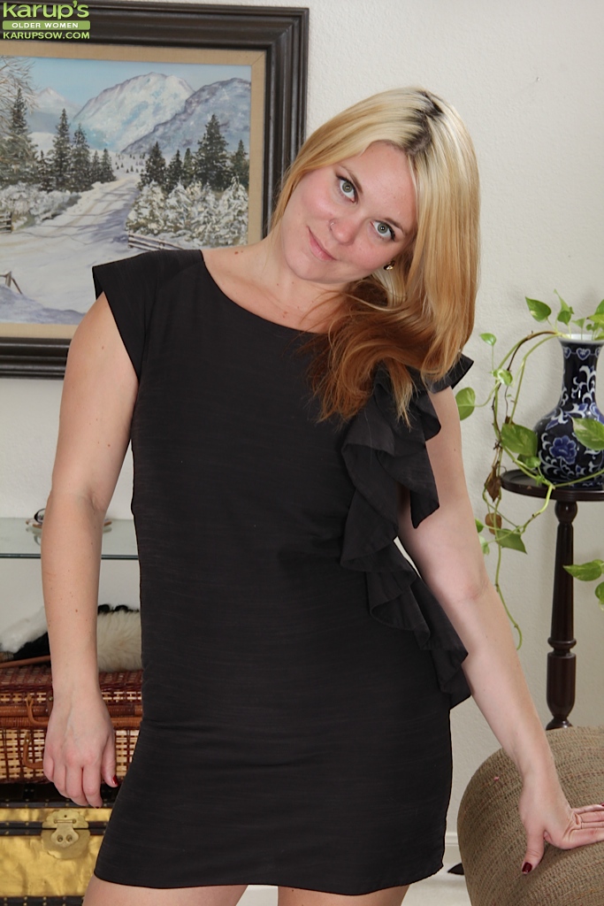 Beautiful milf - XXX Dessert - Picture 1