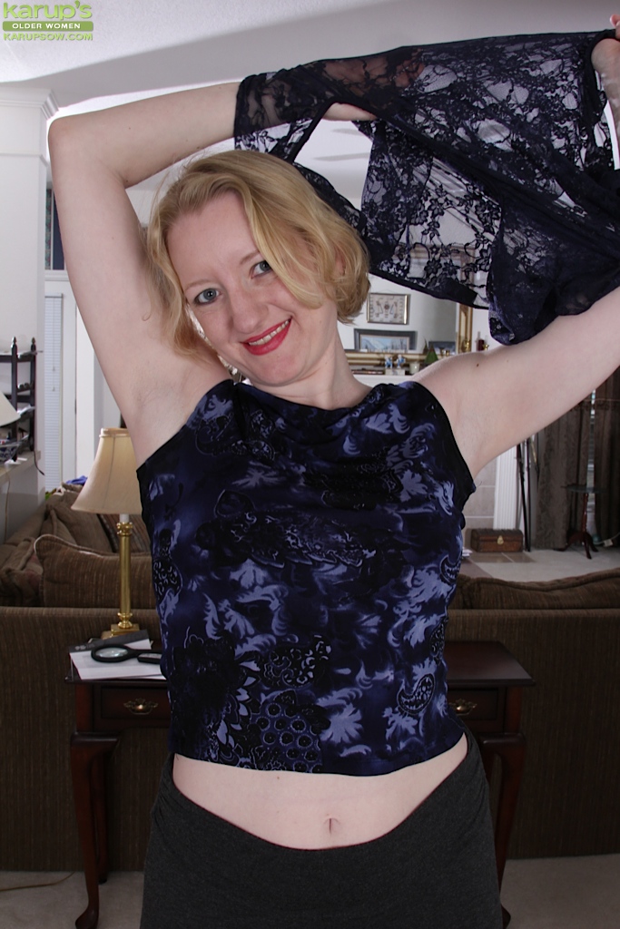 Stunning mature feet - XXXonXXX - Pic 1