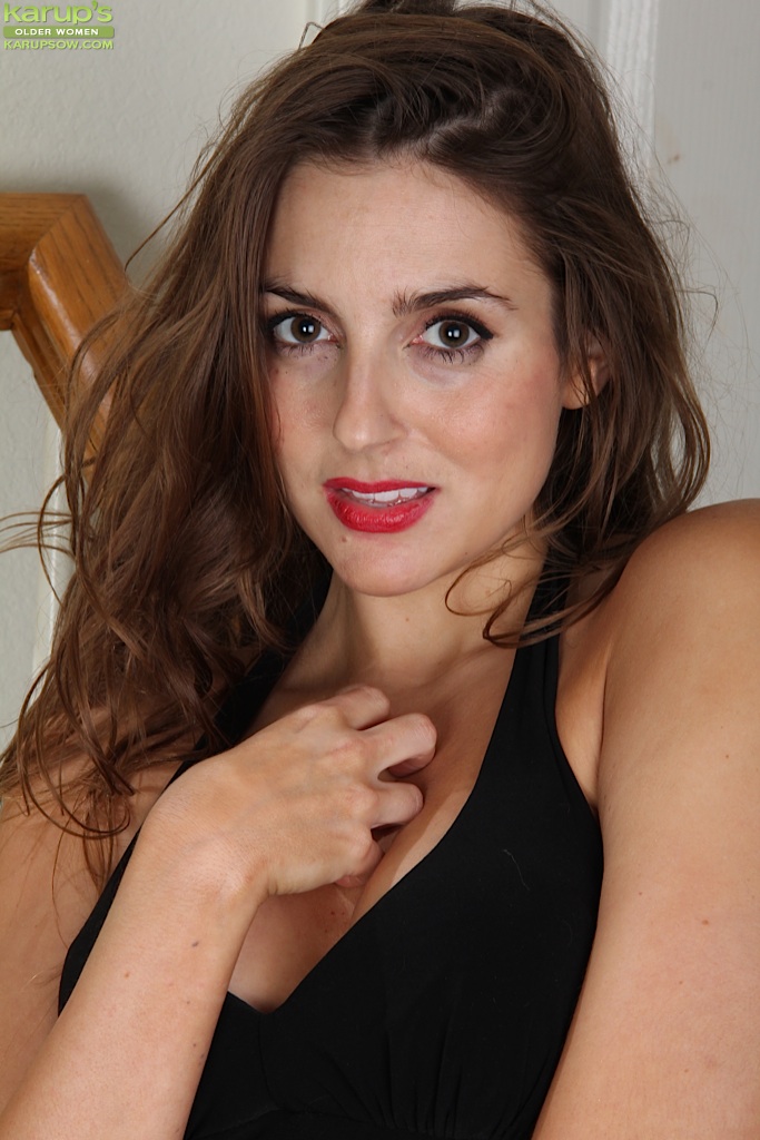 Elegant hot mature mom - XXXonXXX - Pic 2