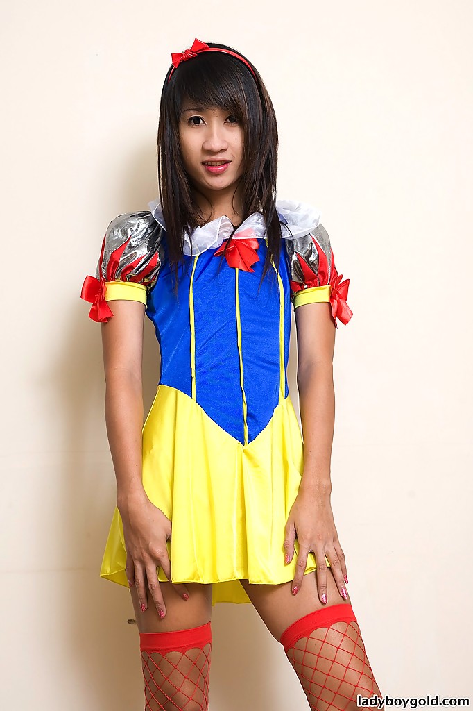 Young cute teen shemale - XXXonXXX - Pic 1