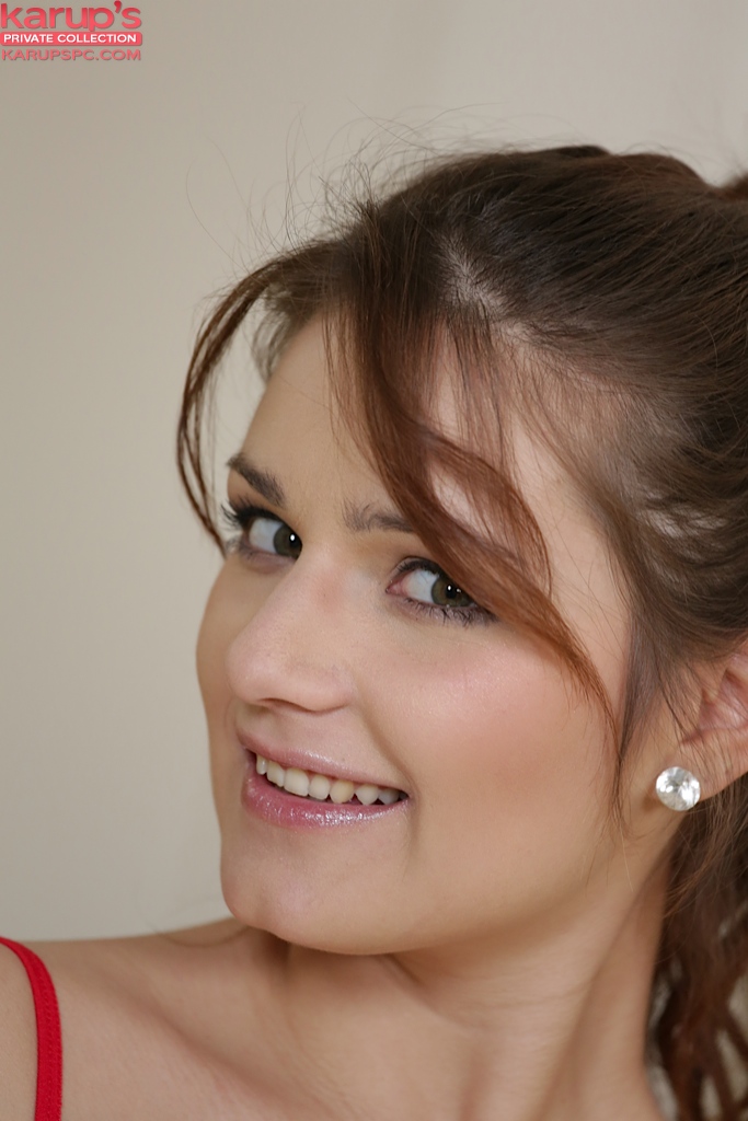 Tight sexy brunette teen - XXX Dessert - Picture 3