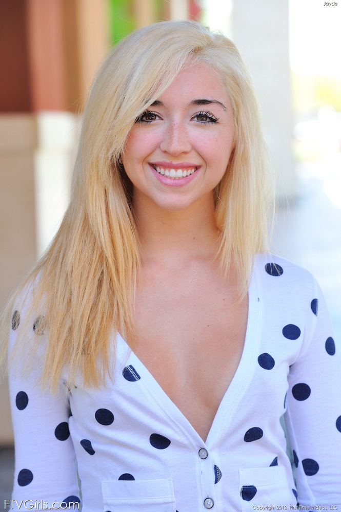Cute flash - XXXonXXX - Pic 7