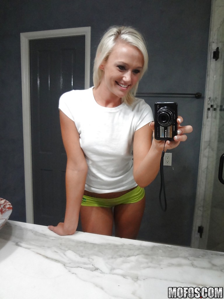 American adorable blonde girlfriend - XXX Dessert - Picture 1