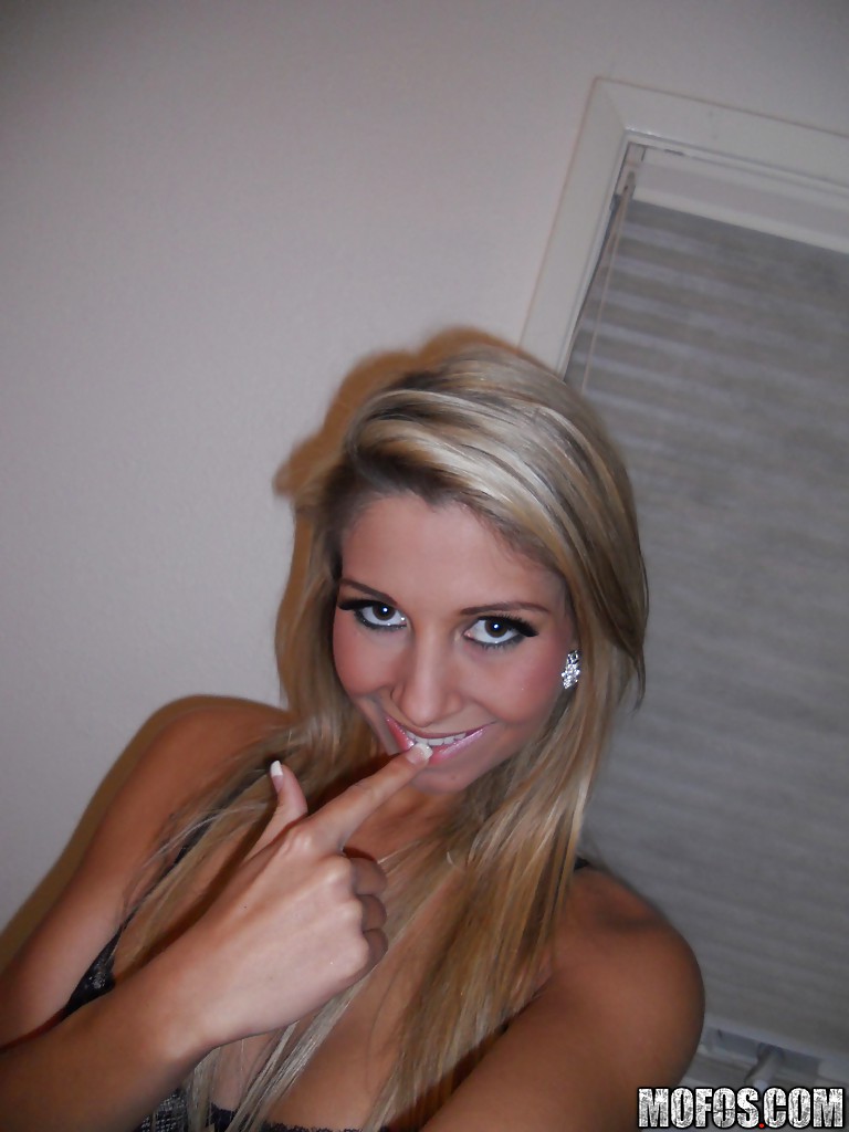 American stripping blonde girlfriend - XXX Dessert - Picture 9