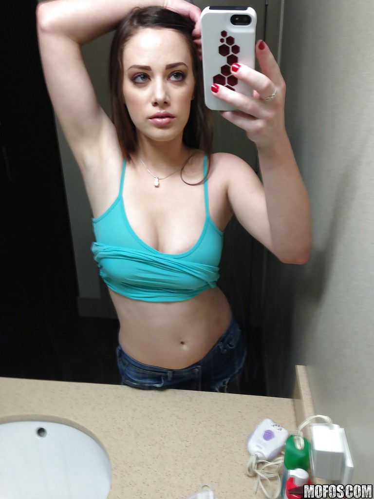 Brunette hot girlfriend - XXX Dessert - Picture 1