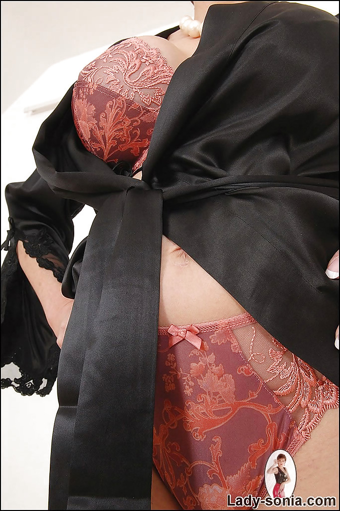 Hot sexy legs - XXX Dessert - Picture 7
