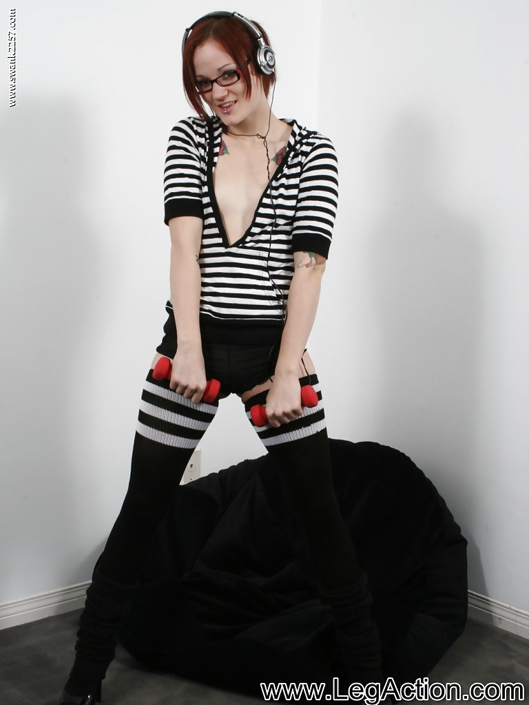 Stripping panty masturbation - XXX Dessert - Picture 1