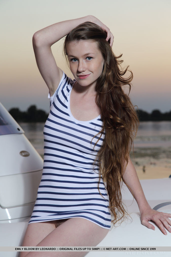 Ukrainian teen wild pussy - XXX Dessert - Picture 1